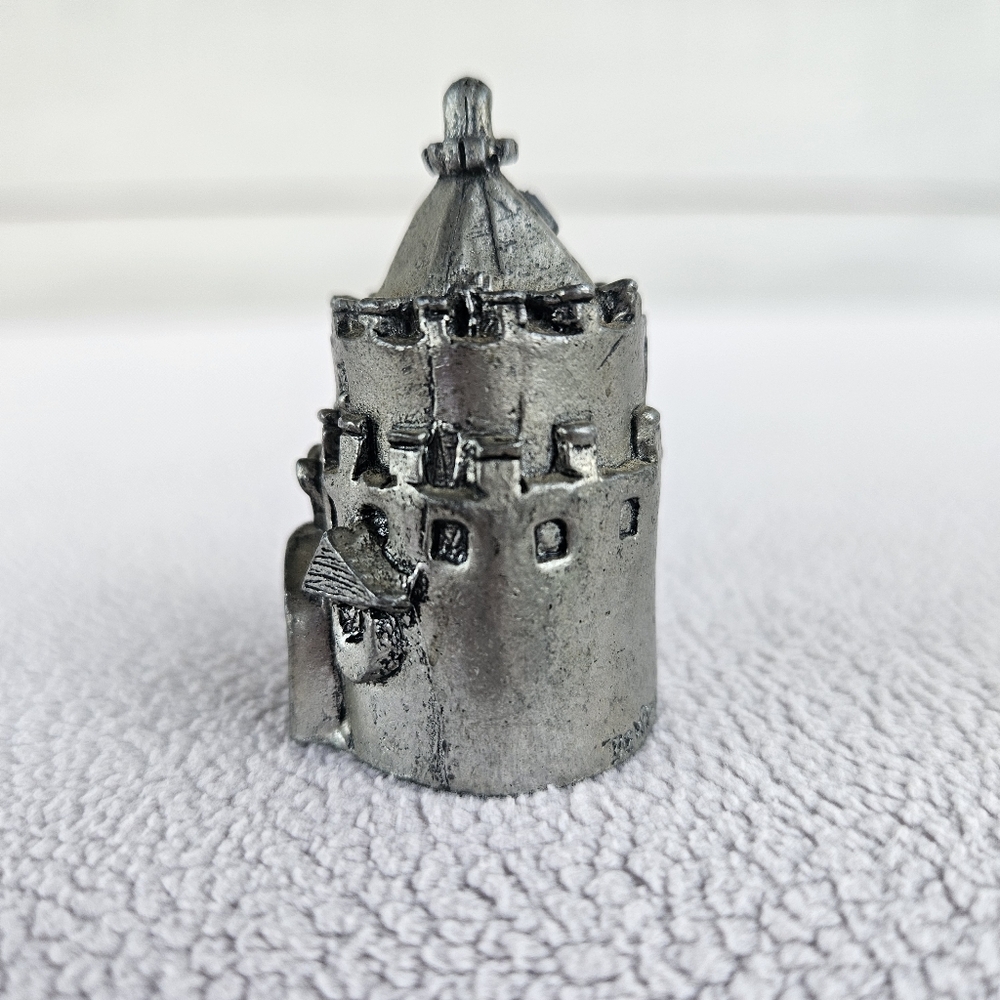 VTG W Gerard Pewter Castle Bell Miniature Gold-Tone King Queen Clapper 2" - Picture 4 of 8